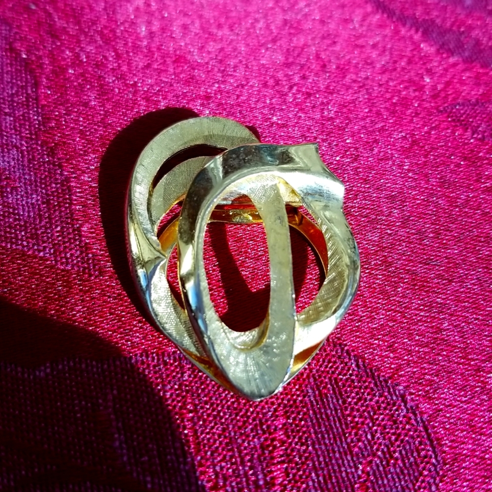 Vintage Lieba USA Gold Tone Scarf Clip